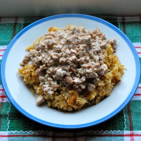 Sauce with cauliflower "rice"