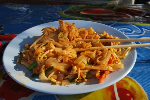 Chicken and vegetable pad thai